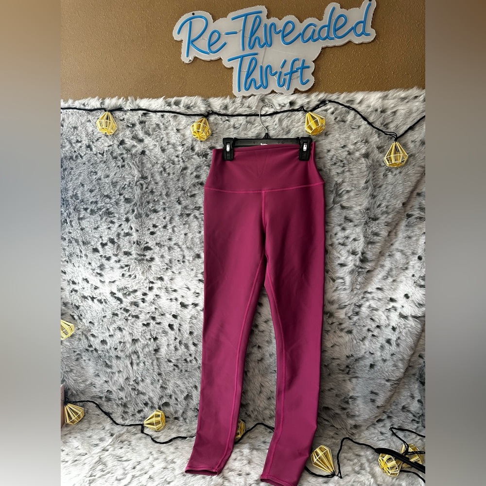 129. 
Alo high waist airlift legging sz small